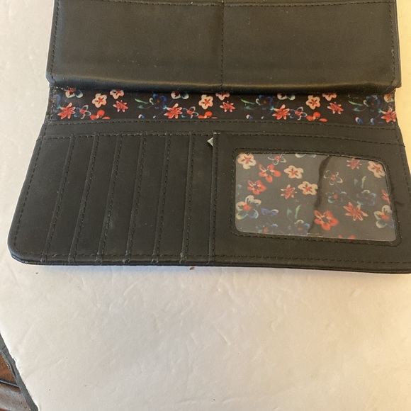 VGUC. Nanette Lenore simulated black alligator print trifold wallet. - Picture 8 of 16